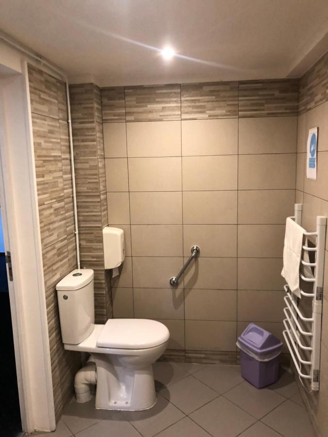 Hotel Le Drakkar Pont-Audemer Εξωτερικό φωτογραφία